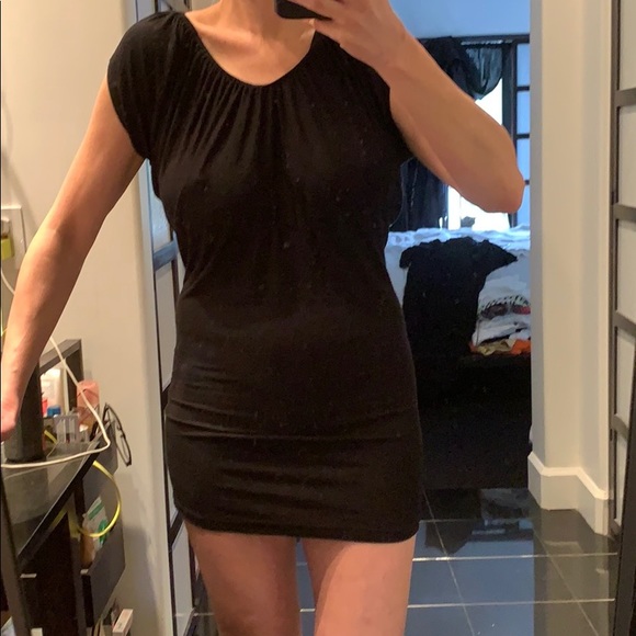 Open back black dress - Picture 2 of 4